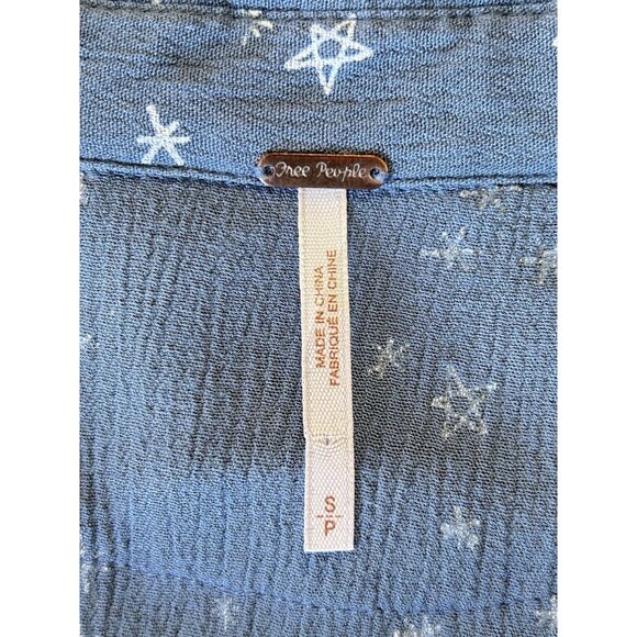 Free People Women's Star Print Crinkle Ruffle Long Sleeve Top in Blue - Sz S - Picture 4 of 5